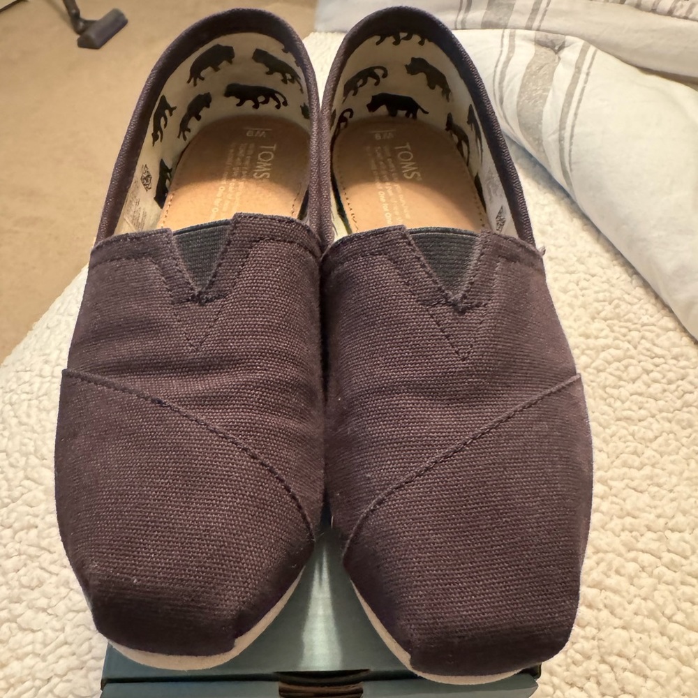 Toms size 9 classic black canvas